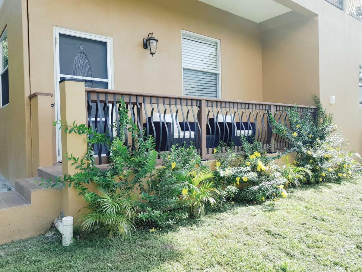 Keep Cool Guesthouse Gros Islet Eksteriør billede
